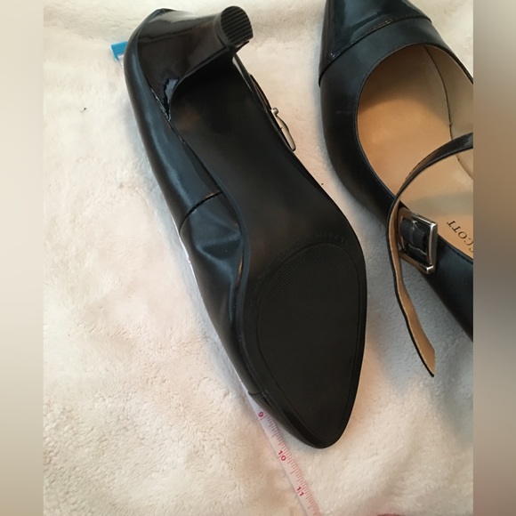 Size 9 Women’s Black Mary Jane Shoes from Karen Scott. - Picture 16 of 17